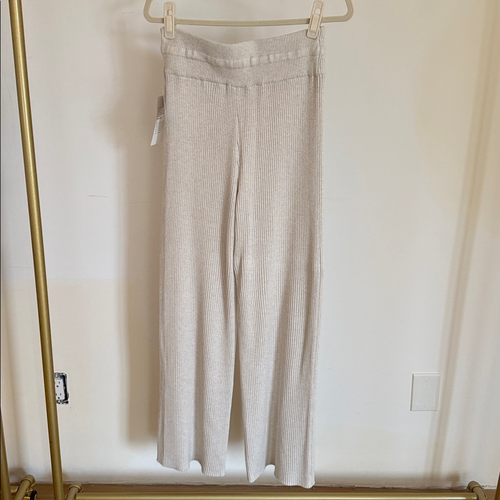 NWT! 🤍 Athleta Reverie Sweater Pant, Salt Ivory, Size M - Picture 7 of 9